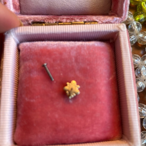 Pear garnet and black diamond bvla stud with back, gold - Picture 6 of 8